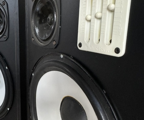 orbid-sound-super-nova-mit weißem Bass und Schieberegler für Klanganpassung_rechts